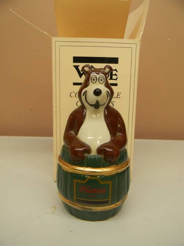 lot 30 image: VINTAGE HAMMS BEER BEAR NIAGARA BEAR GREEN BY WADE LIMITED EDITION 1 OF 1500 - IN BOX - SEE PICTURES