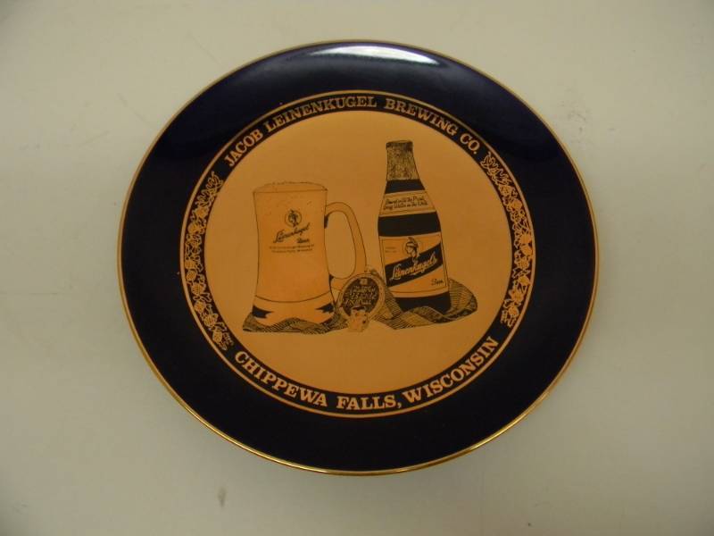 lot 35 image: Jacob Leinenkugel Brewing Co. 1987 Collector Plate- First Place Best Lager - LIMITED EDITION 1 OF 1000 - NICE - SEE PICTURES