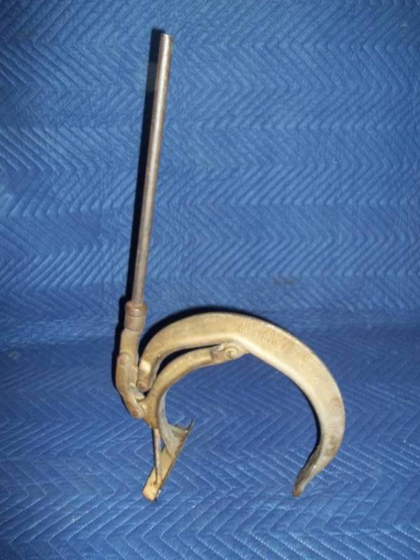 lot 24 image: Bead Breaker
