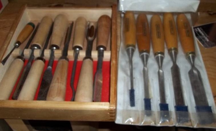 lot 62 image: Wood Chisels