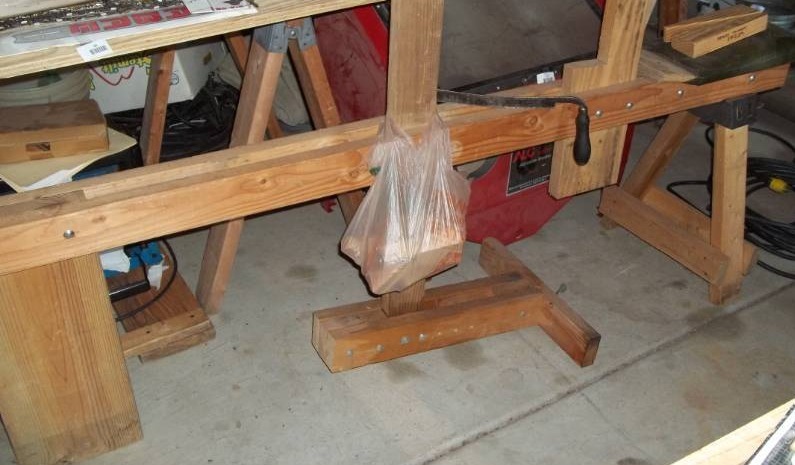 lot 81 image: Shaving Horse
