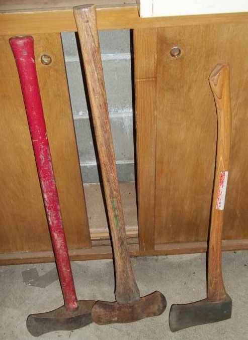 lot 91 image: Splitting Maul and Axes