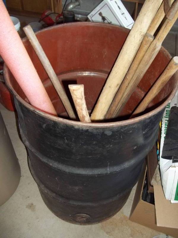 lot 123 image: Yard Tools