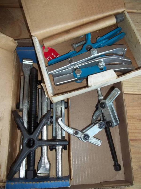 lot 158 image: Pullers