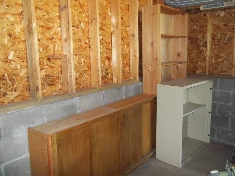 lot 172 image: Shelves