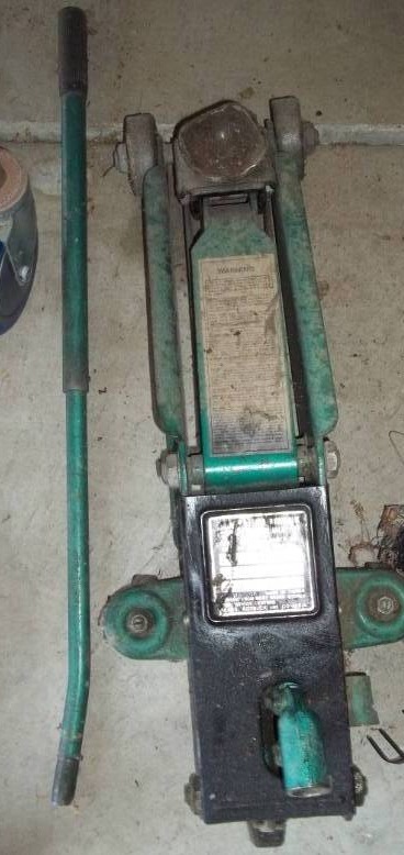lot 227 image: Hydraulic Floor Jack