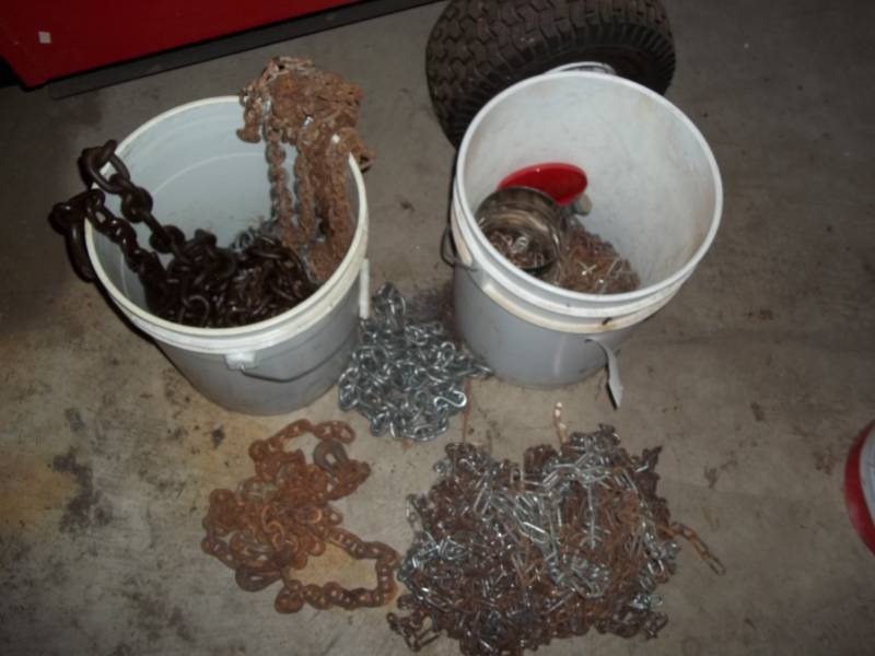 lot 254 image: Lots of Chain