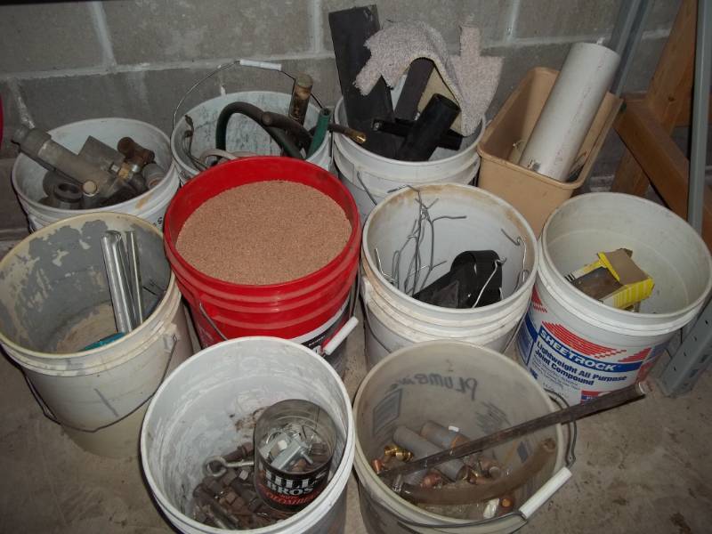 lot 256 image: Five Gallon Buckets with Assorted Scrap and Garage Items