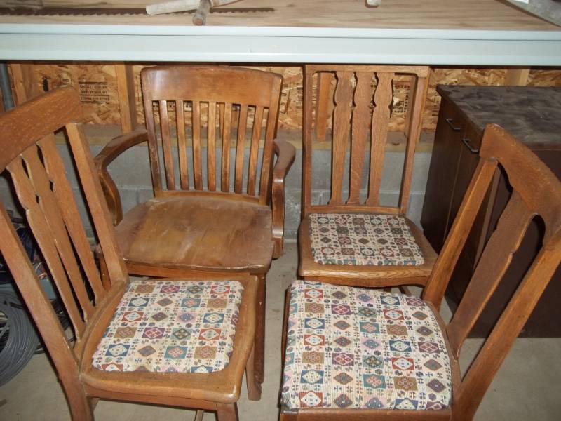 lot 265 image: Wooden Chairs