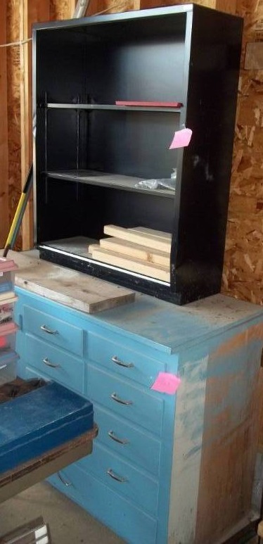 lot 269 image: Garage Cabinets