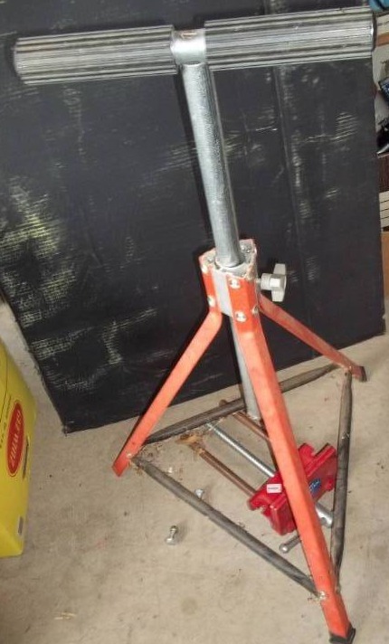 lot 276 image: Board Runner and Clamp