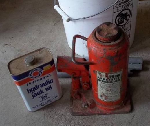 lot 279 image: Commercial Grade Hydraulic Jack