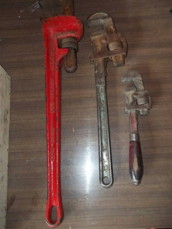 lot 290 image: Pipe Wrenches