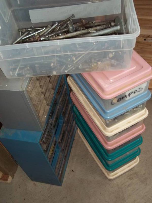 lot 303 image: Lots of Hardware