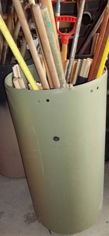 lot 122 image: Wooden Dowels