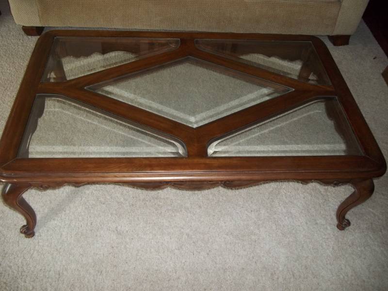 lot 337 image: Coffee Table