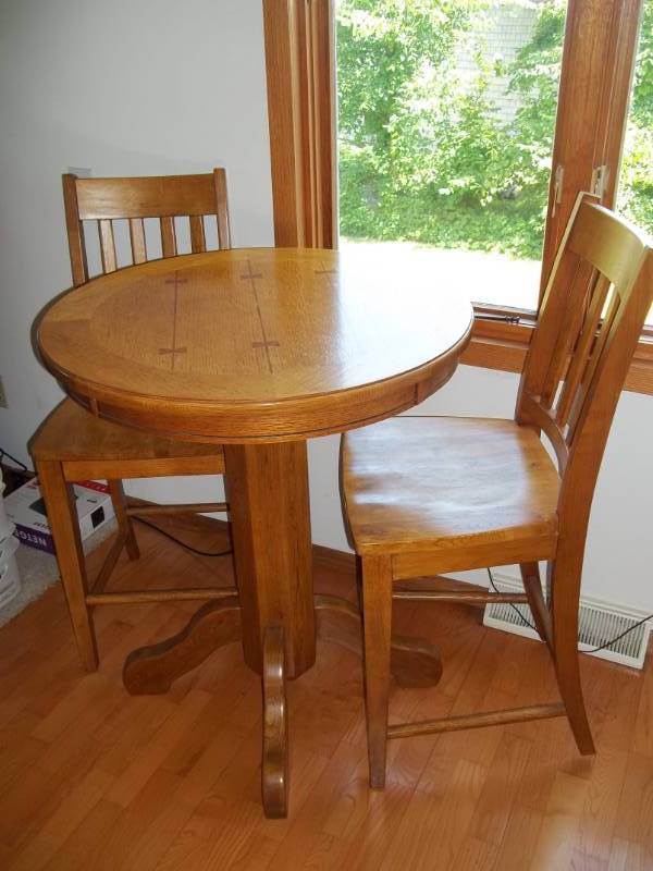 lot 347 image: High Top Table with Chairs