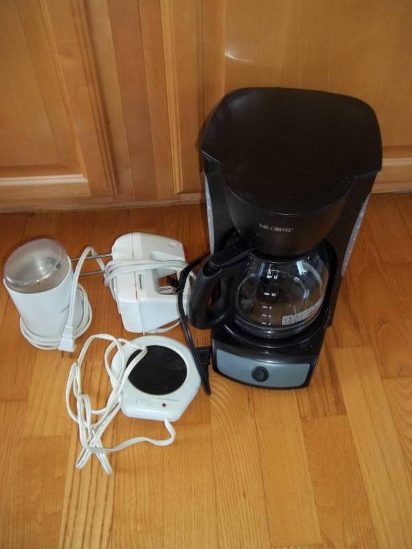 lot 350 image: Coffee Maker and Accessories