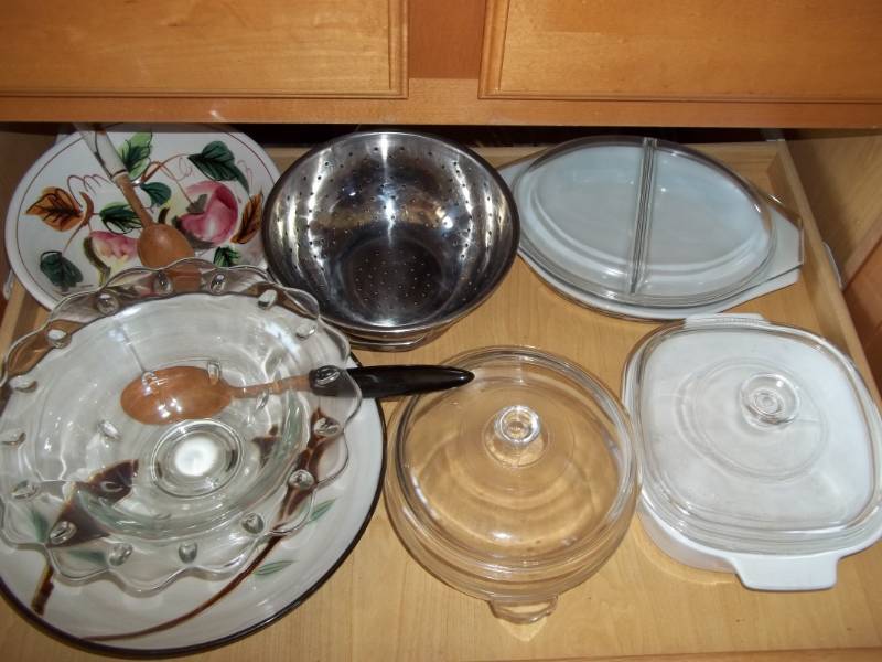 lot 355 image: Baking Dishes and More