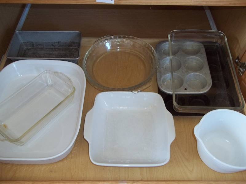 lot 356 image: Baking Dishes and More