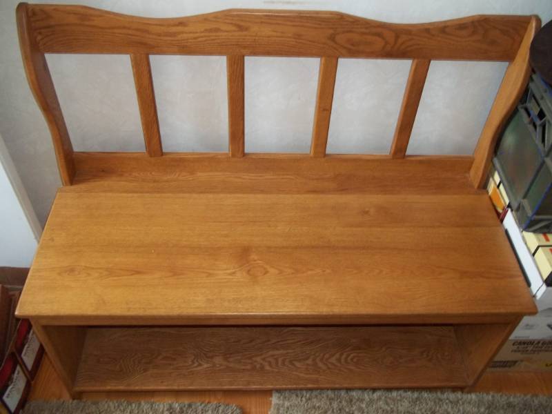 lot 359 image: Hallway Bench