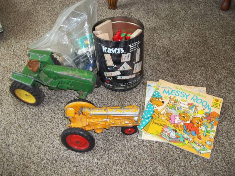 lot 371 image: Vintage Toy Tractors and More