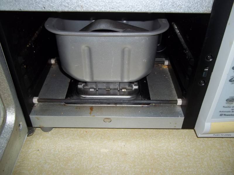 Toaster Oven/Breadmaker Combo Dream Garage Auction and Moving Sale