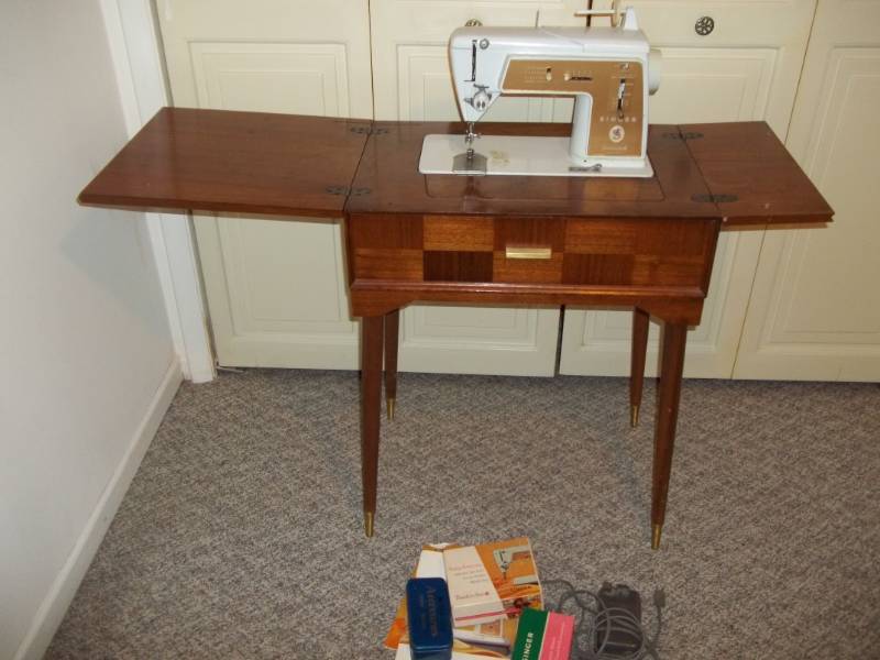lot 388 image: Sewing Machine