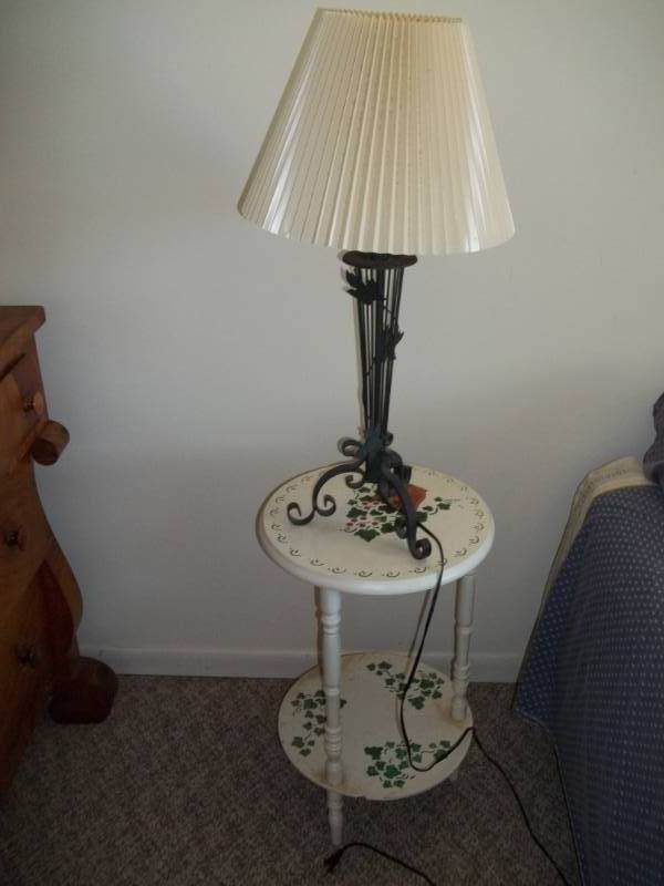 lot 390 image: Plant Stand and Lamp