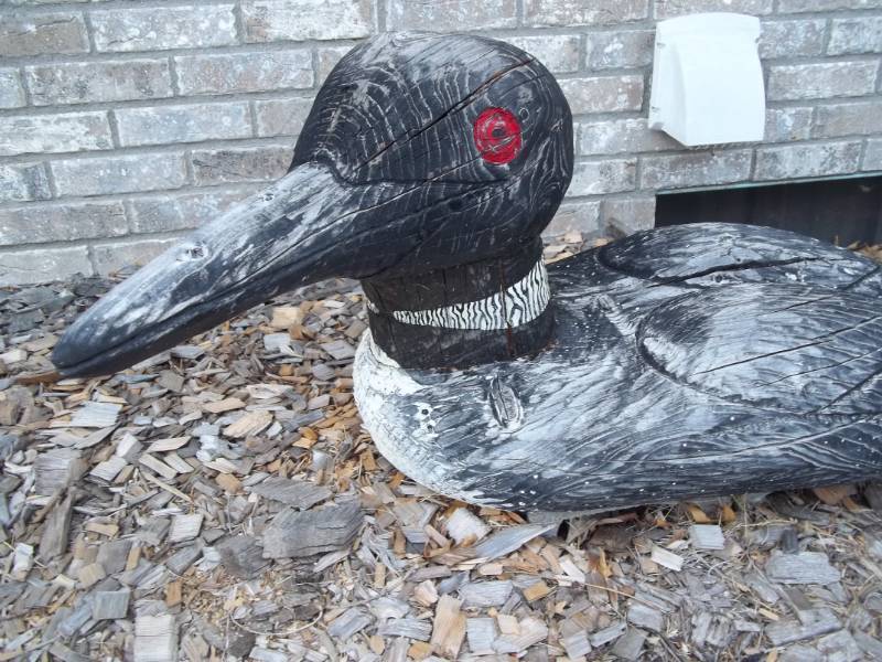lot 394 image: Wooden Loon