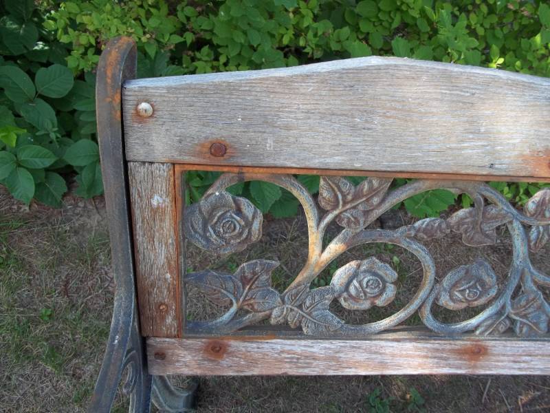 lot 396 image: Outdoor Bench