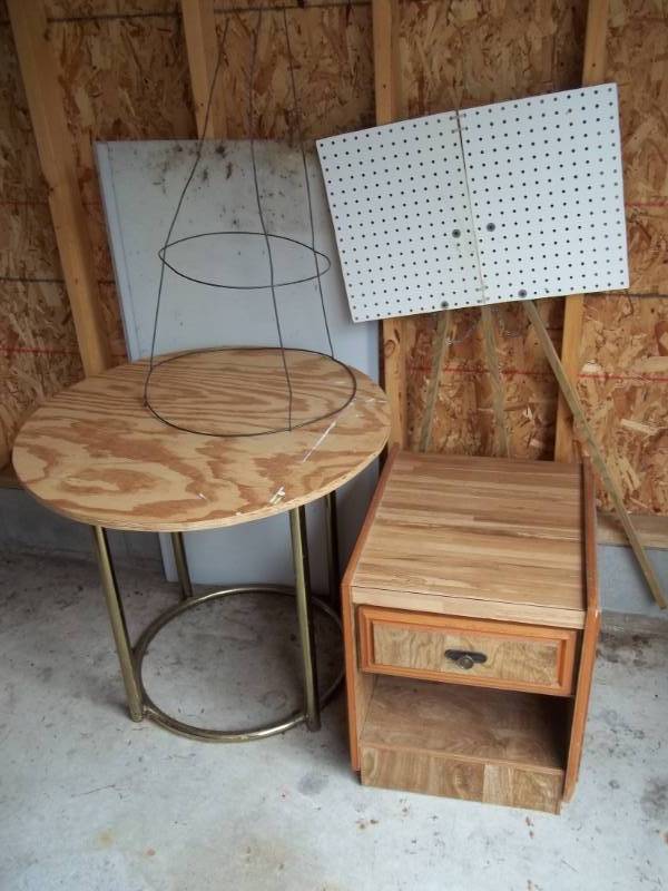 lot 398 image: Tables, Easel, and Light Shades