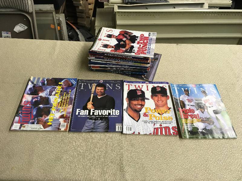 Huge Stack Of Minnesota Twins Magazines & Yearbooks
