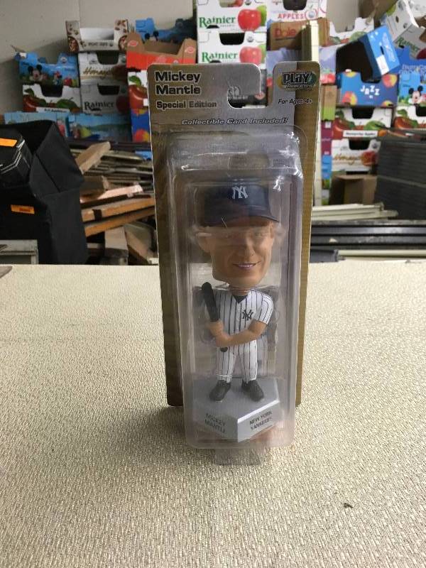Mickey Mantle Play Makers Bobble Head
