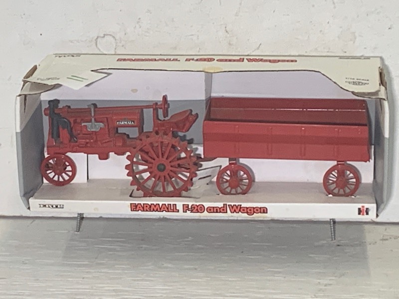 lot 11 image: Farmall F-20 Tractor & Wagon