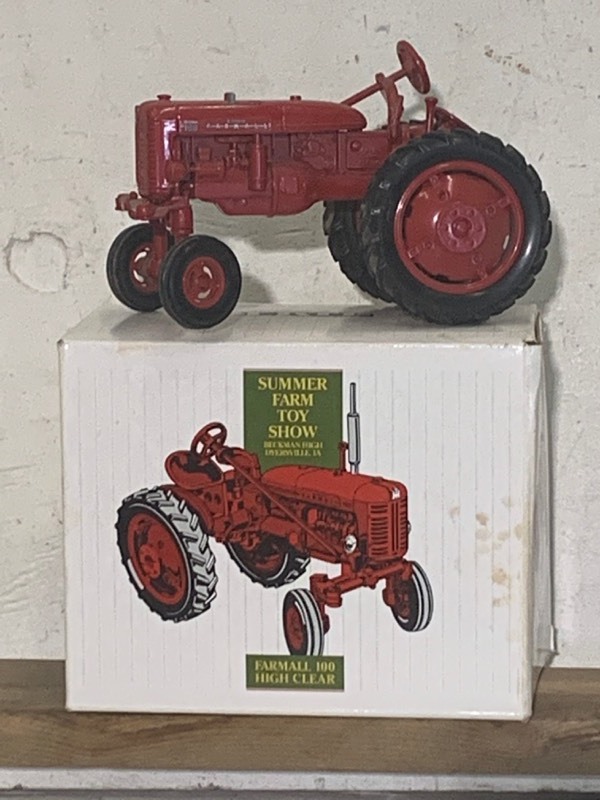 lot 13 image: Farmall 100 High Clear Tractor