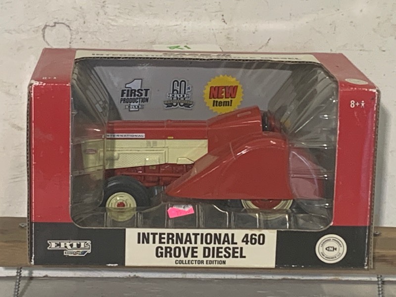 lot 21 image: IH 460 Tractor