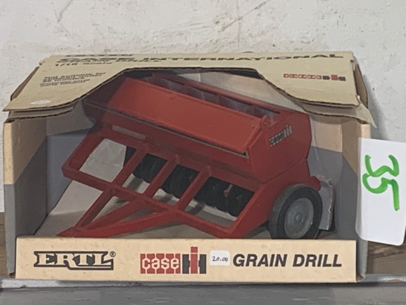 lot 35 image: Case Grain Drill