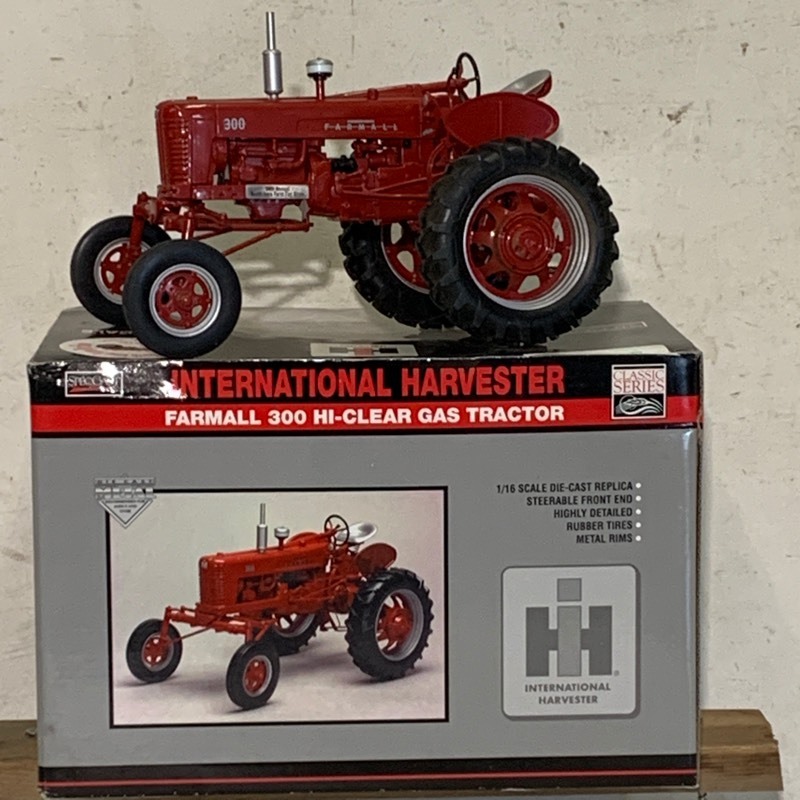 lot 56 image: IH 300 Tractor