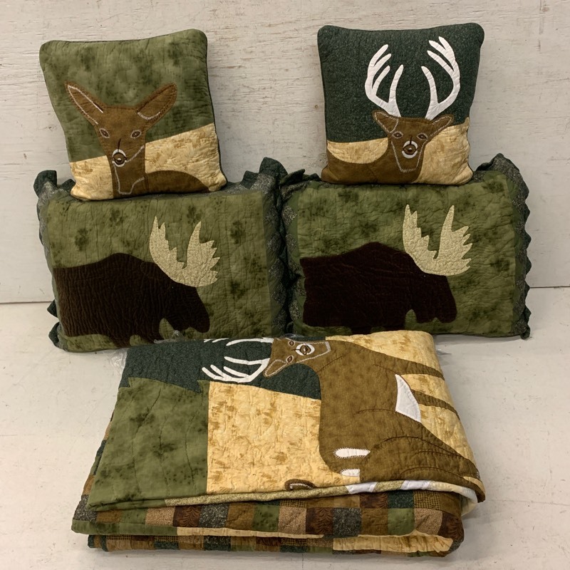 lot 6 image: Deer & Moose Themed Bed Set