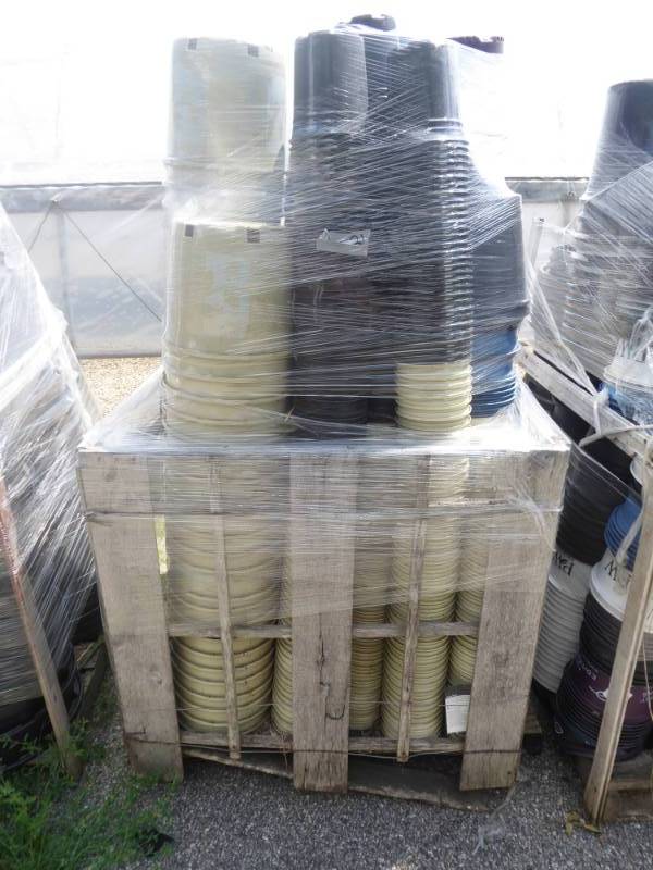 lot 21 image: Pallet of Used Nursery Plant Containers