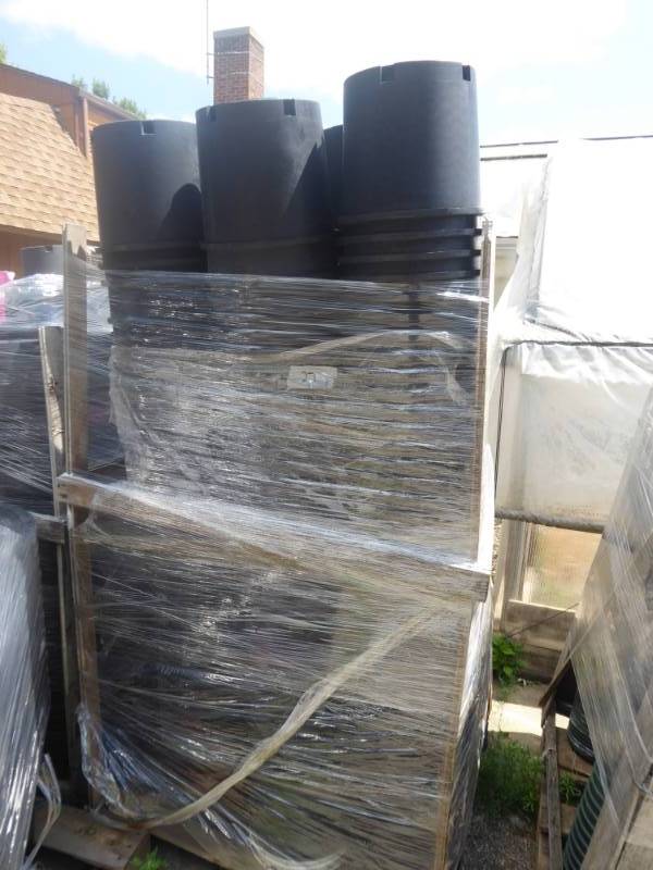 lot 27 image: Pallet of Used Nursery Plant Containers