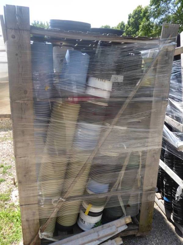 lot 31 image: Pallet of Used Nursery Plant Containers