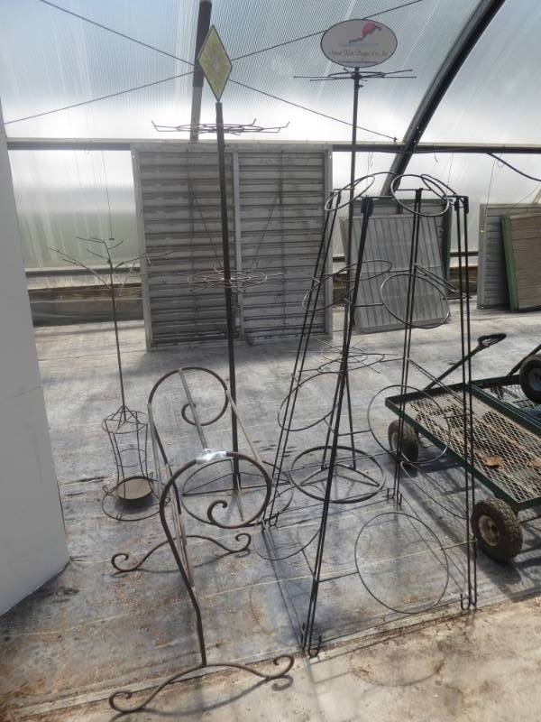 lot 59 image: Lot of Steel Display Racks & Quilt Rack
