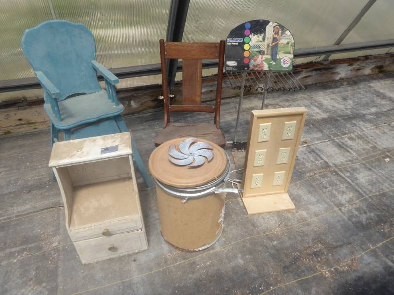 lot 75 image: Miscellaneous Lot of Chairs and Decor