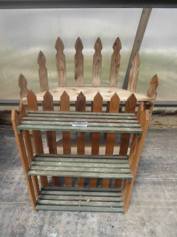 lot 76 image: Lot of Decorative Shelving