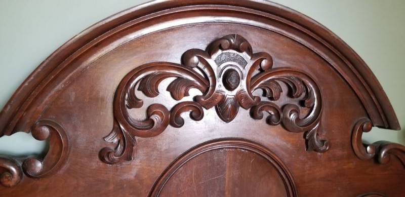 lot 21 image: Antique Mahogany Carved Bedframe