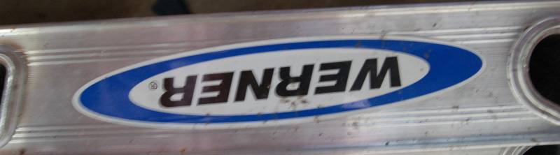 lot 75 image: 32 Werner Aluminum Extension Ladder