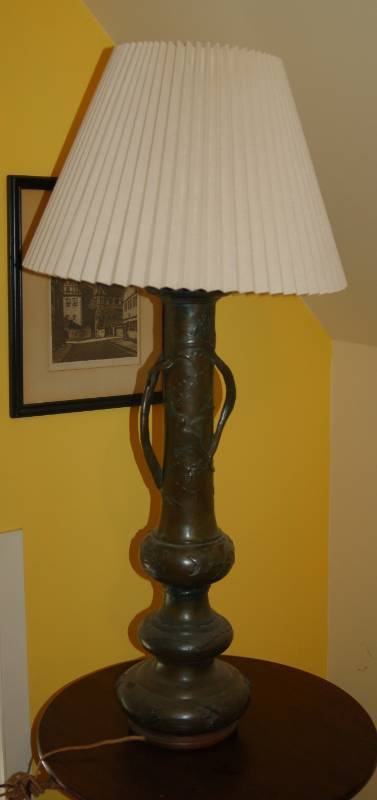 lot 23 image: Gorgeous Oriental Bronze Cast Lamp