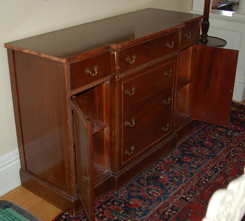 lot 27 image: Vintage Mahogany Buffet Server
